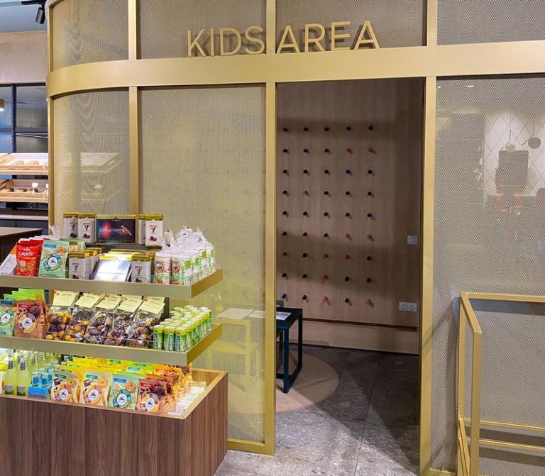 Полезная еда для детей в гастрономе Bliss