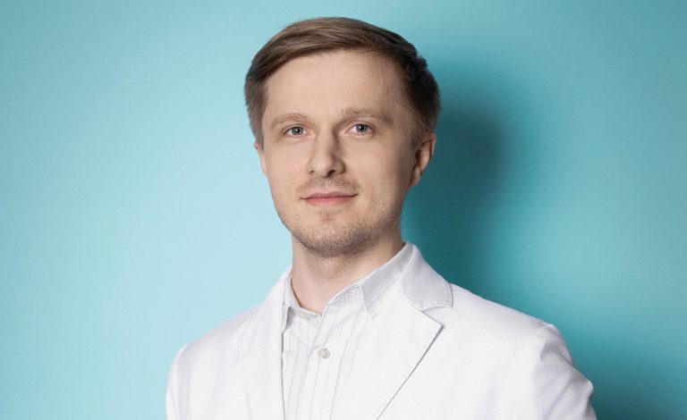Alexandru Andrushka: „Tehnologii ale viitorului în neurochirurgie: Cum îmbunătățim rezultatele chirurgiei cerebrale astăzi”